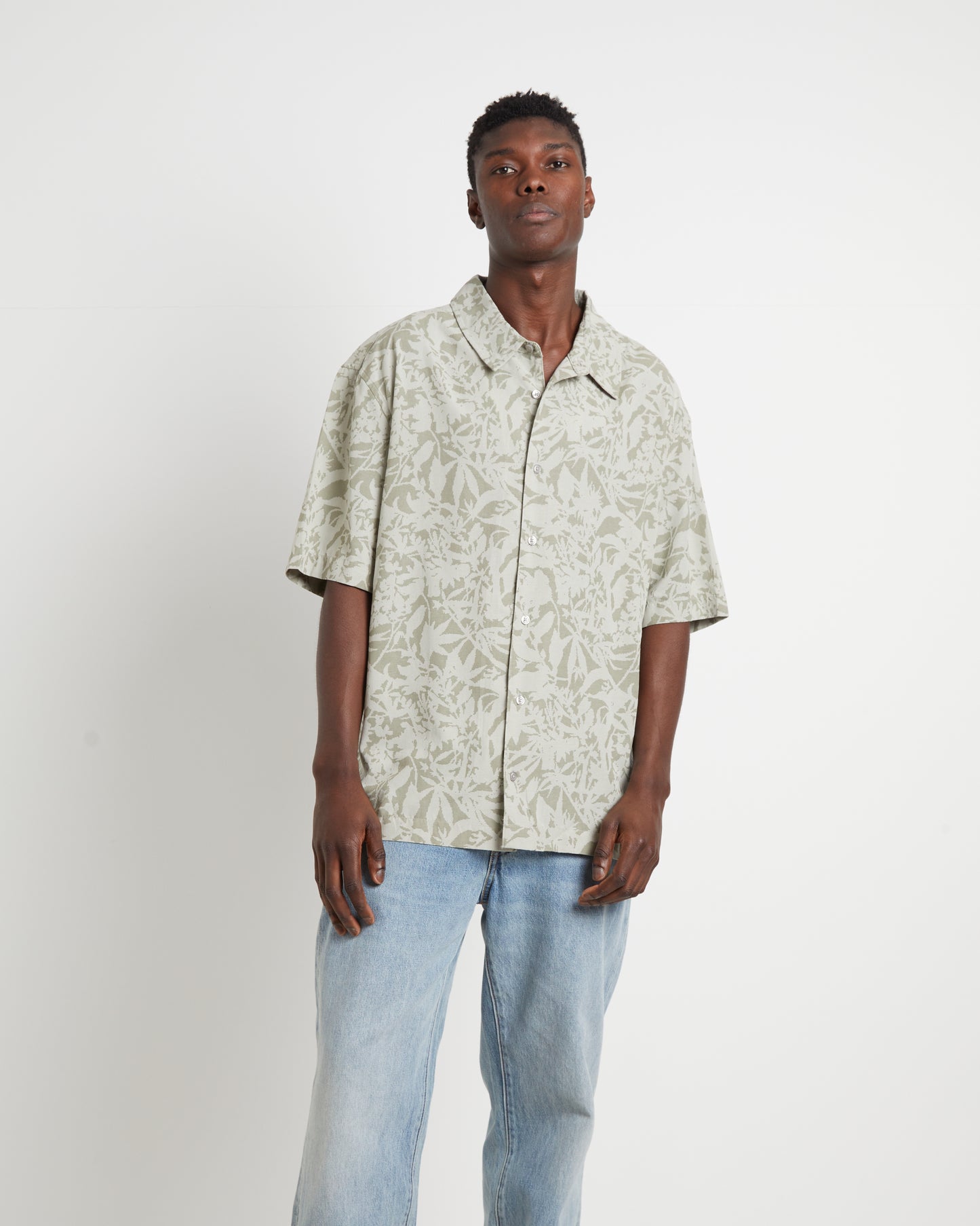 Bouquet Short Sleeve Shirt in Olive Floral Green