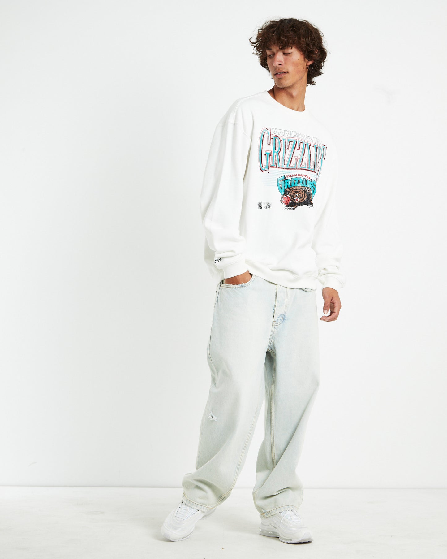 Underscore Vancouver Grizzlies Crew Neck Seater Vintage White
