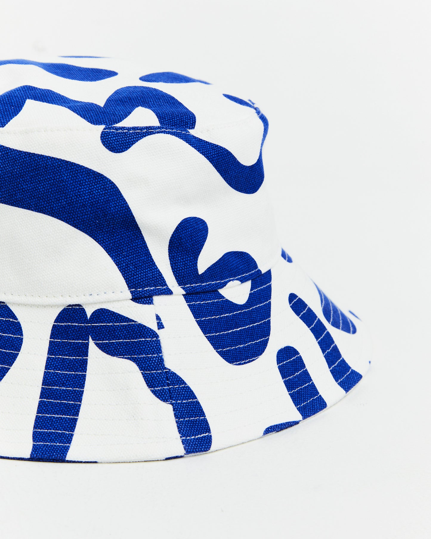Charlie Swirl Bucket Hat in Blue/White
