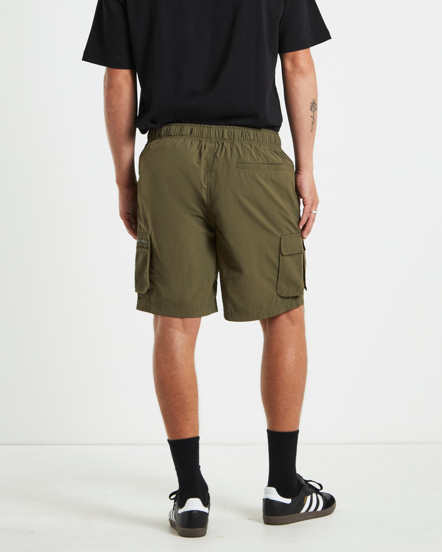 Multi Pocket Utility Cargo Shorts in Army Green