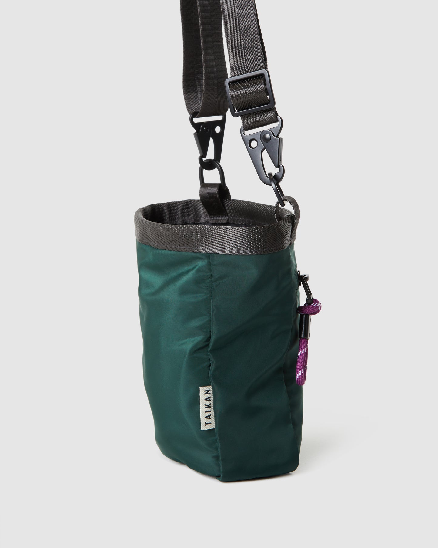 Okwa Pouch Bag in Evergreen