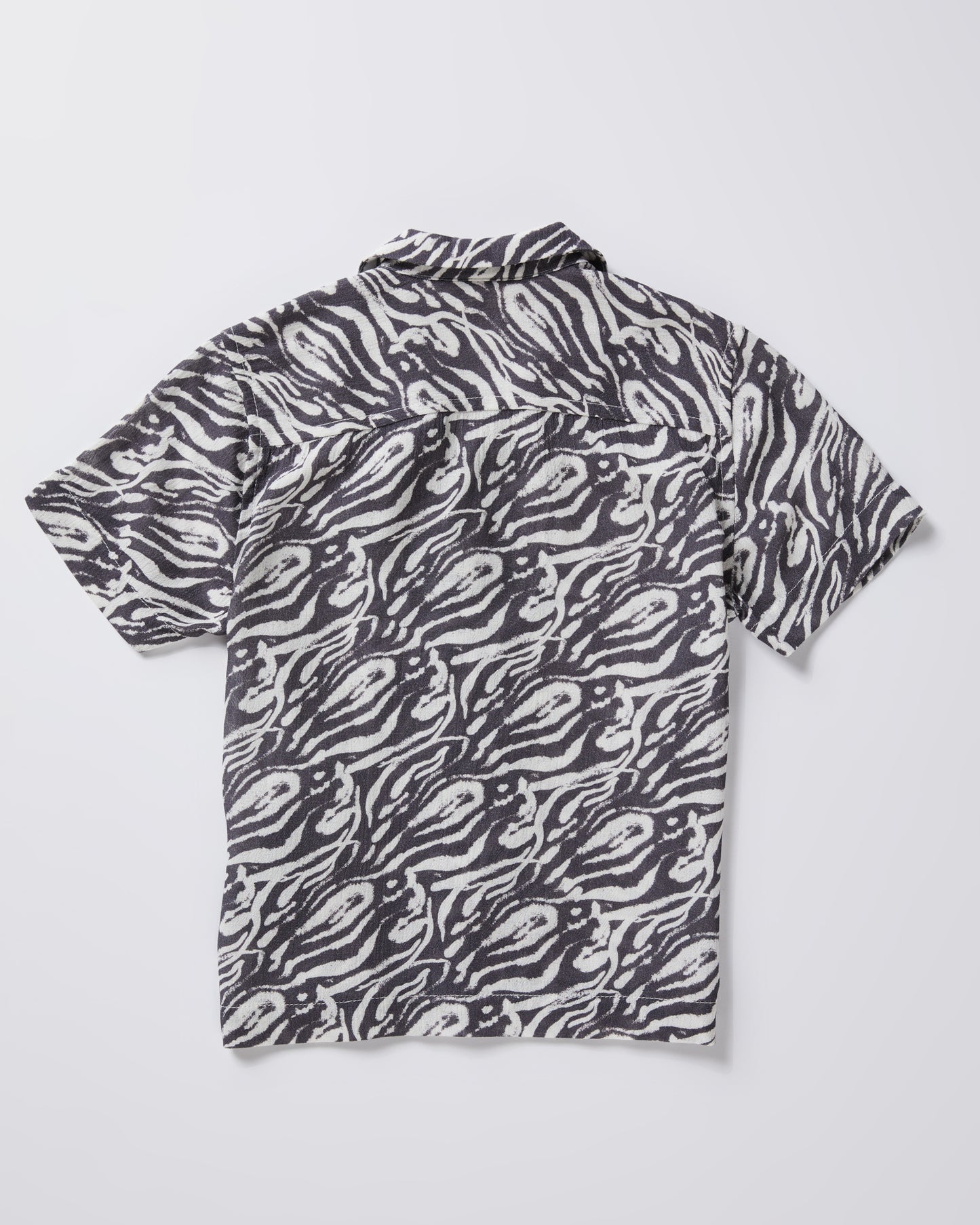 Boys Trackless Short Sleeve Resort Shirt in Black