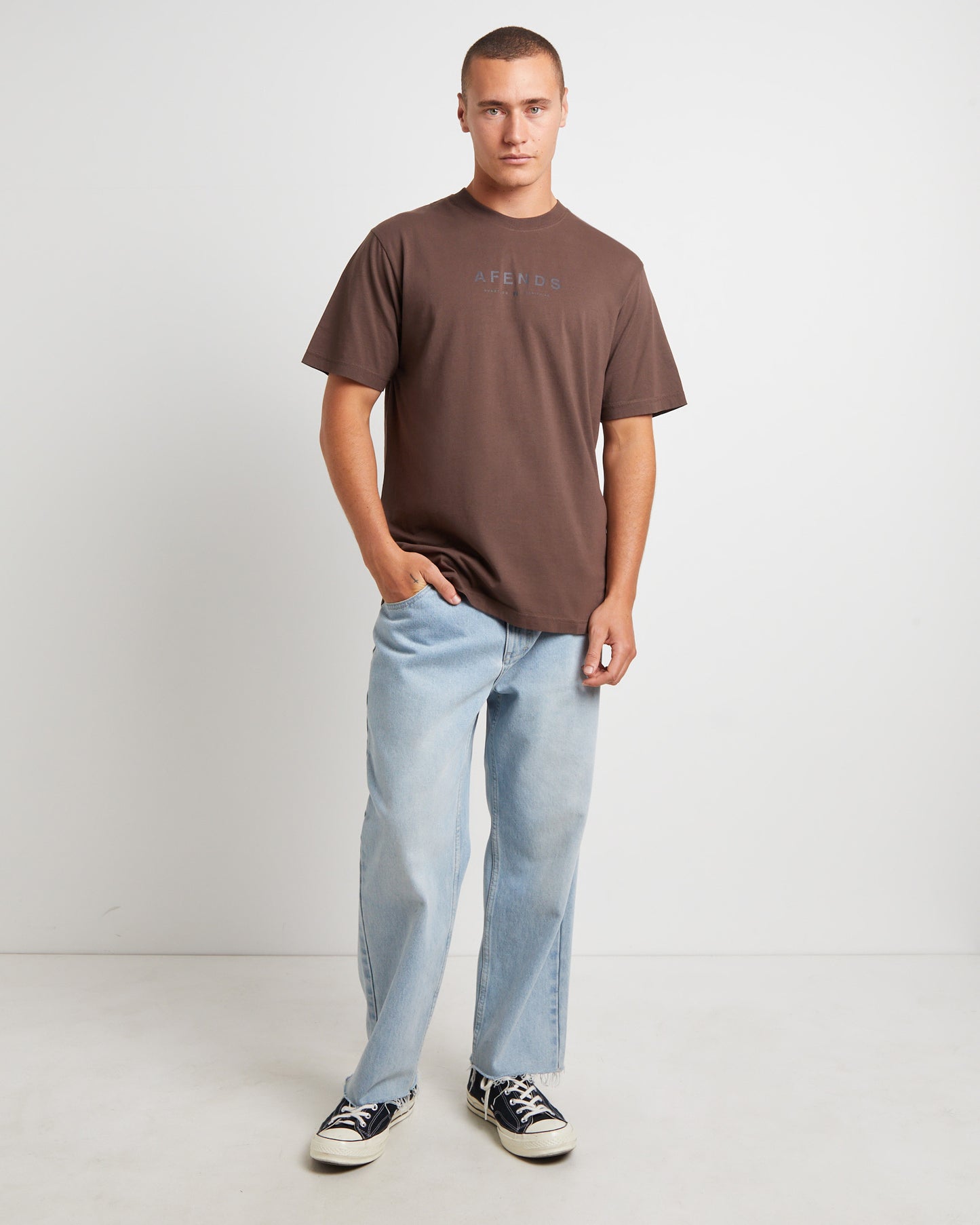 Thrown Out Recycled Retro Fit T-Shirt in Earth Brown