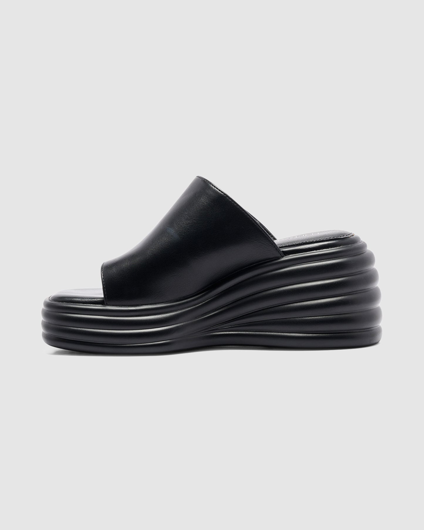 Finale Wedge Sandal