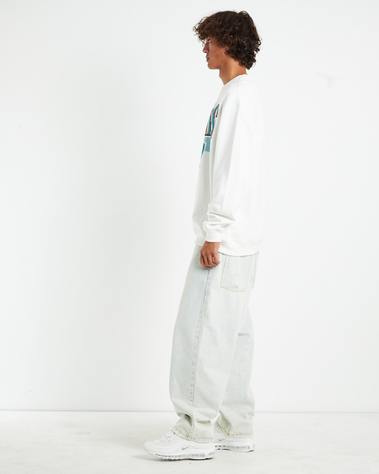 Underscore Vancouver Grizzlies Crew Neck Seater Vintage White