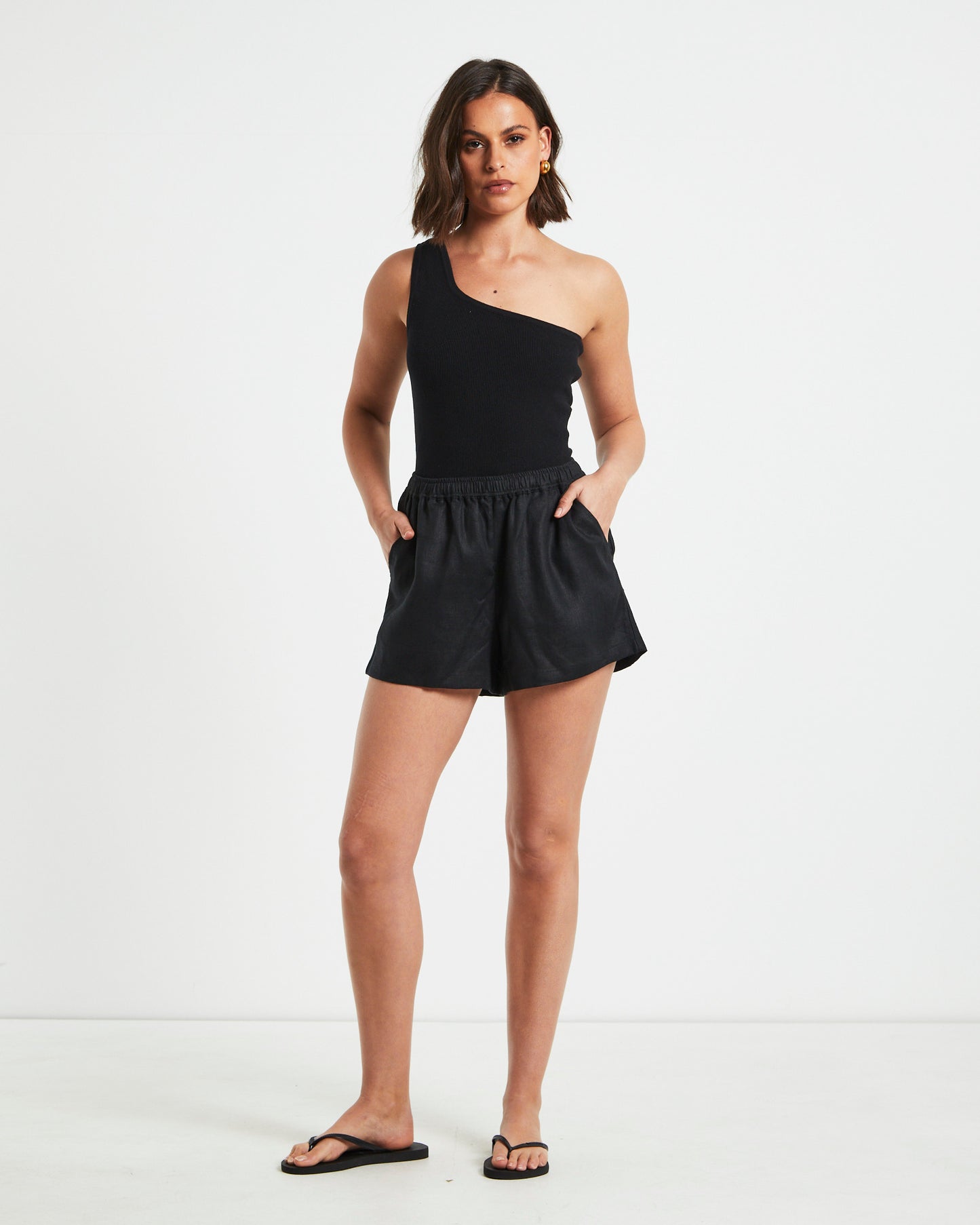 Tide Linen Shorts in Black