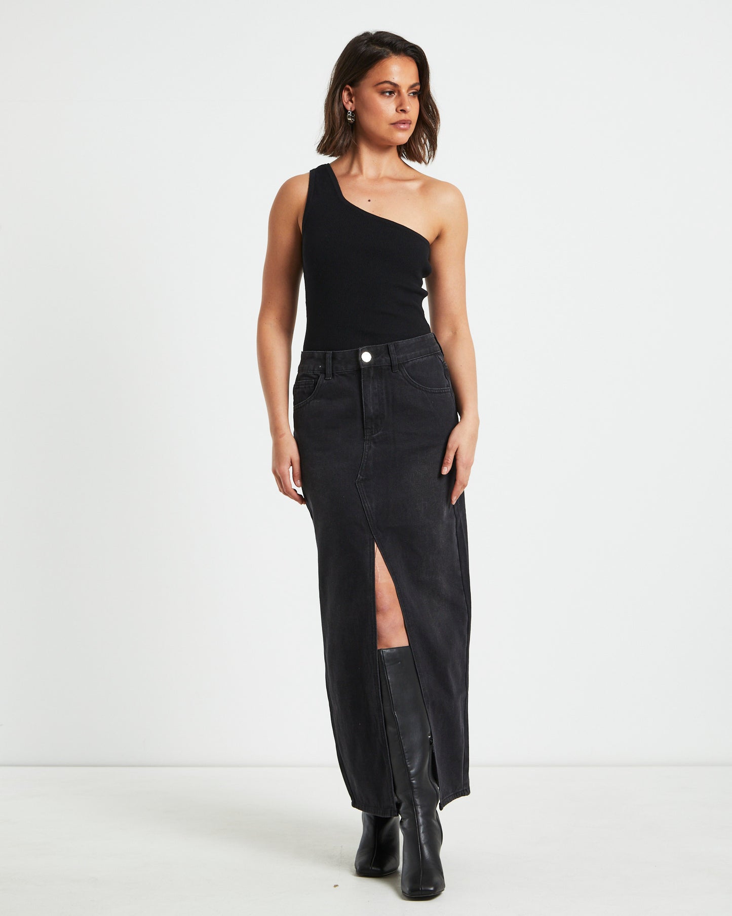 Nila Skirt in Black