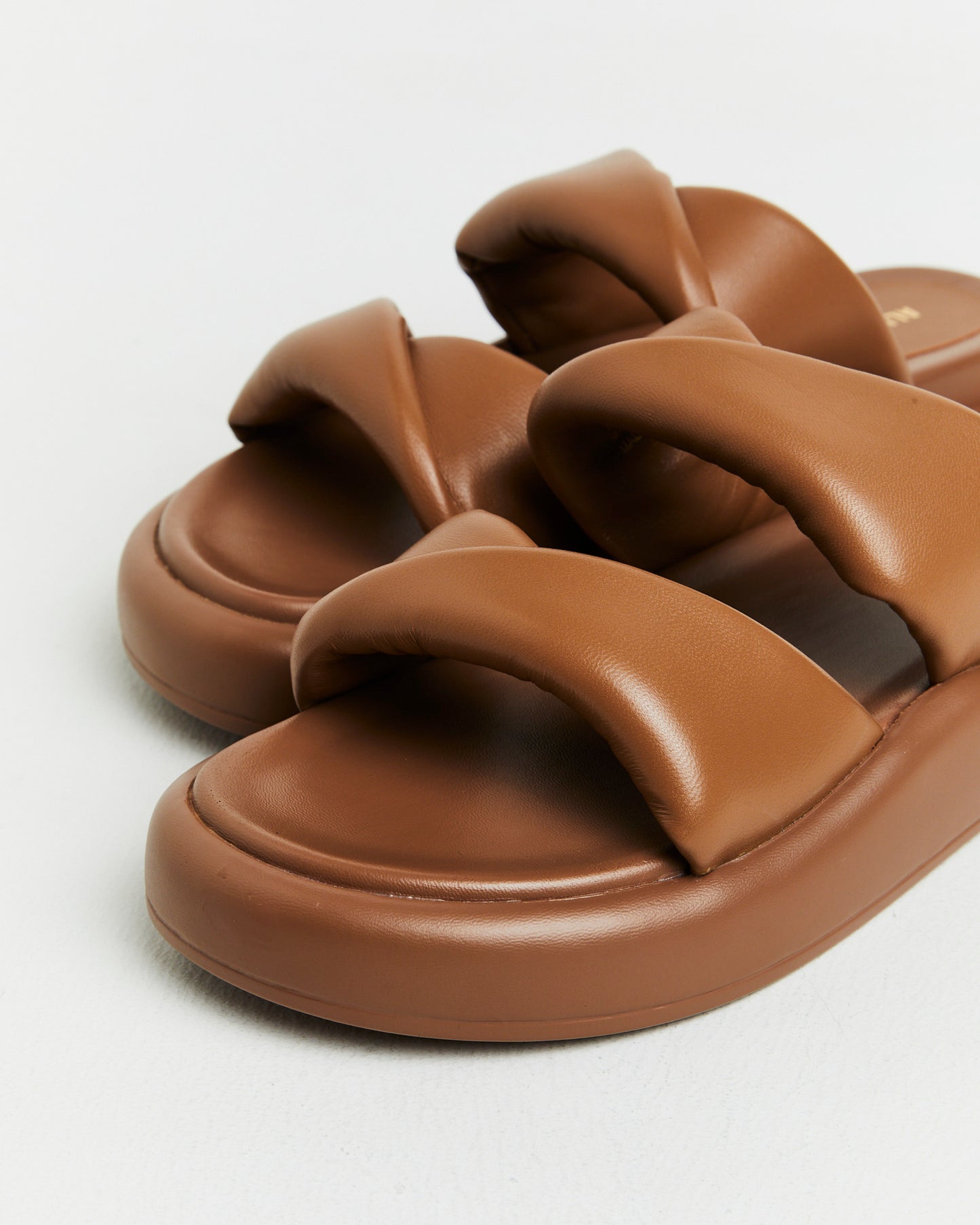 Therese Slides in Tan