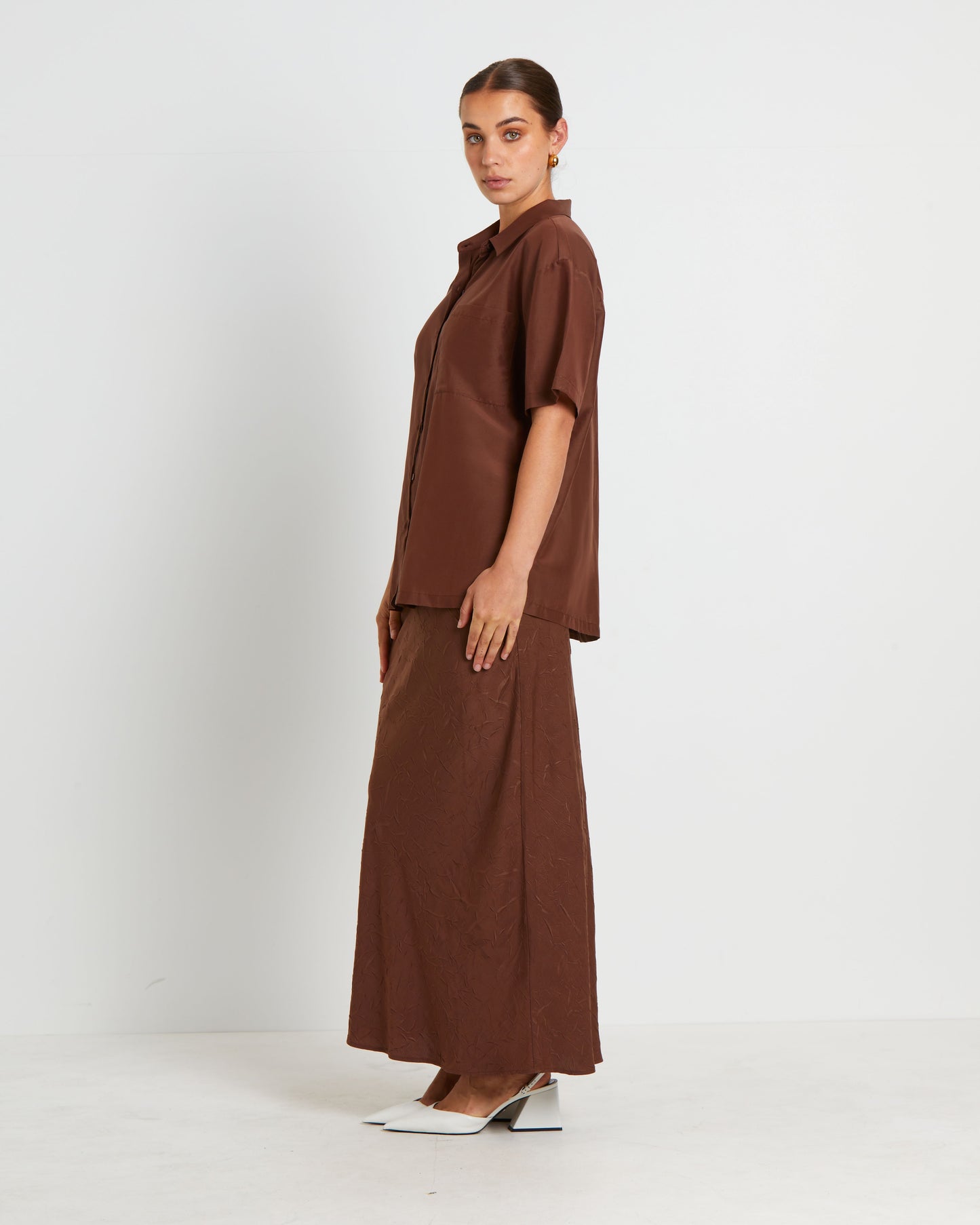 Brooke Sheer Sheen Short Sleeve Shirt in Chocolate Brown