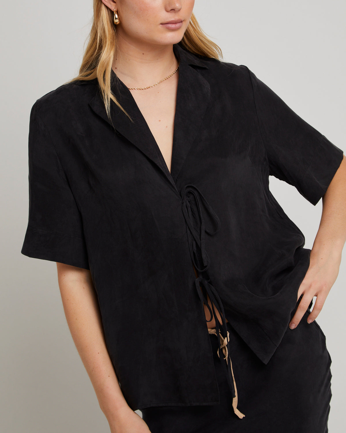 Tie Up Blouse BLACK