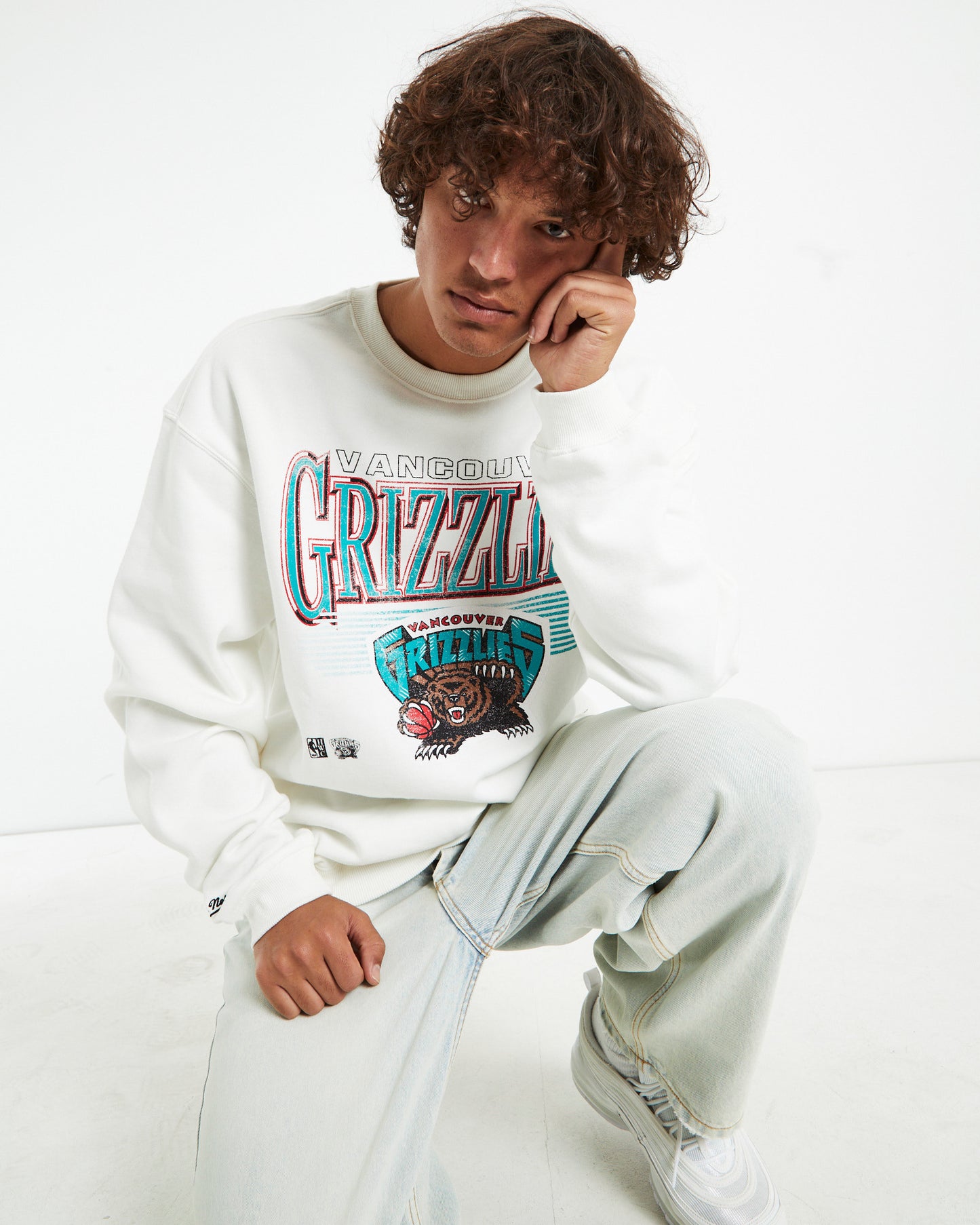 Underscore Vancouver Grizzlies Crew Neck Seater Vintage White