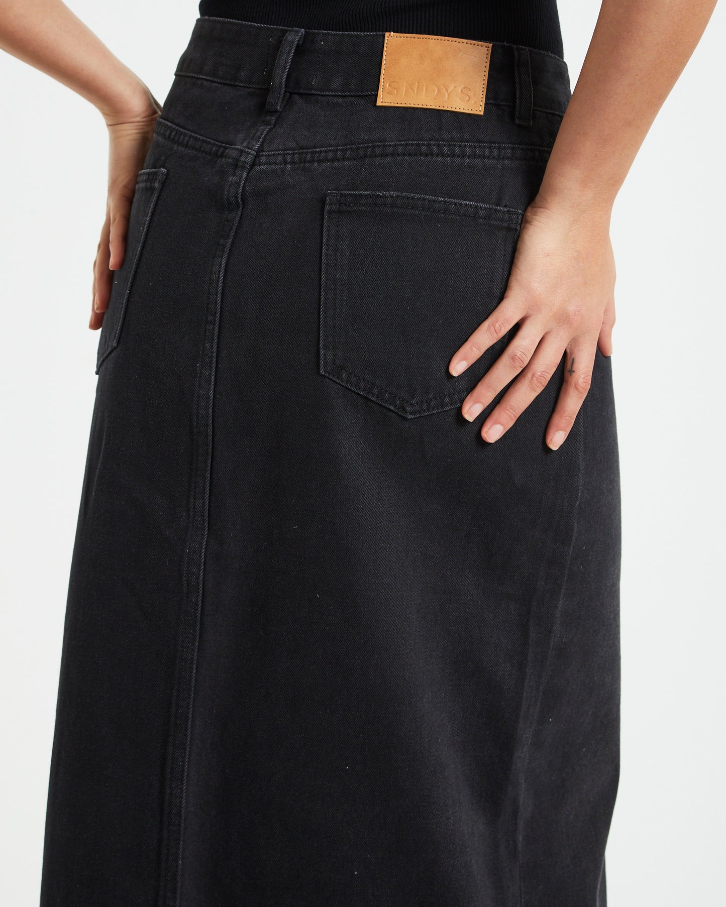 Nila Skirt in Black