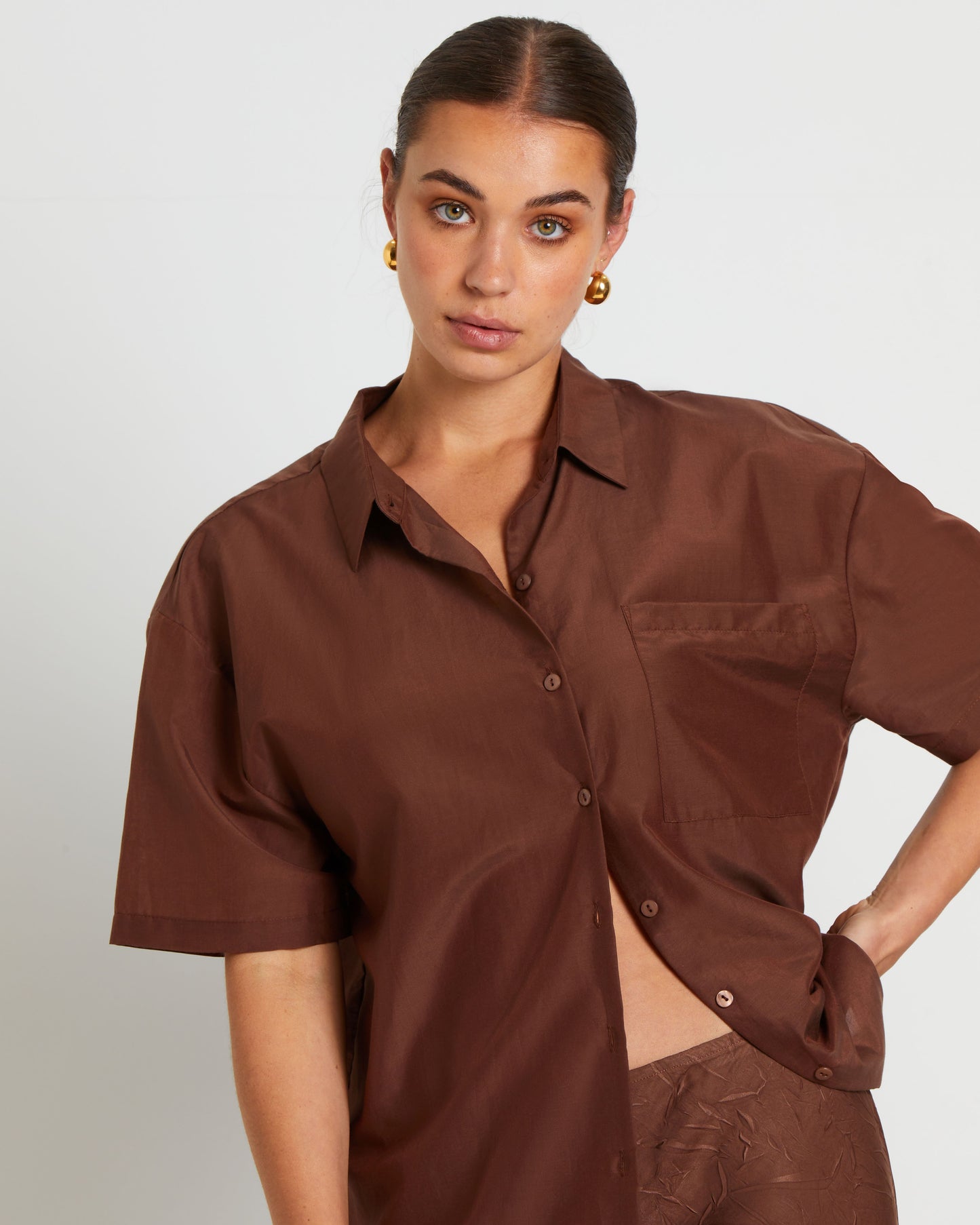 Brooke Sheer Sheen Short Sleeve Shirt in Chocolate Brown