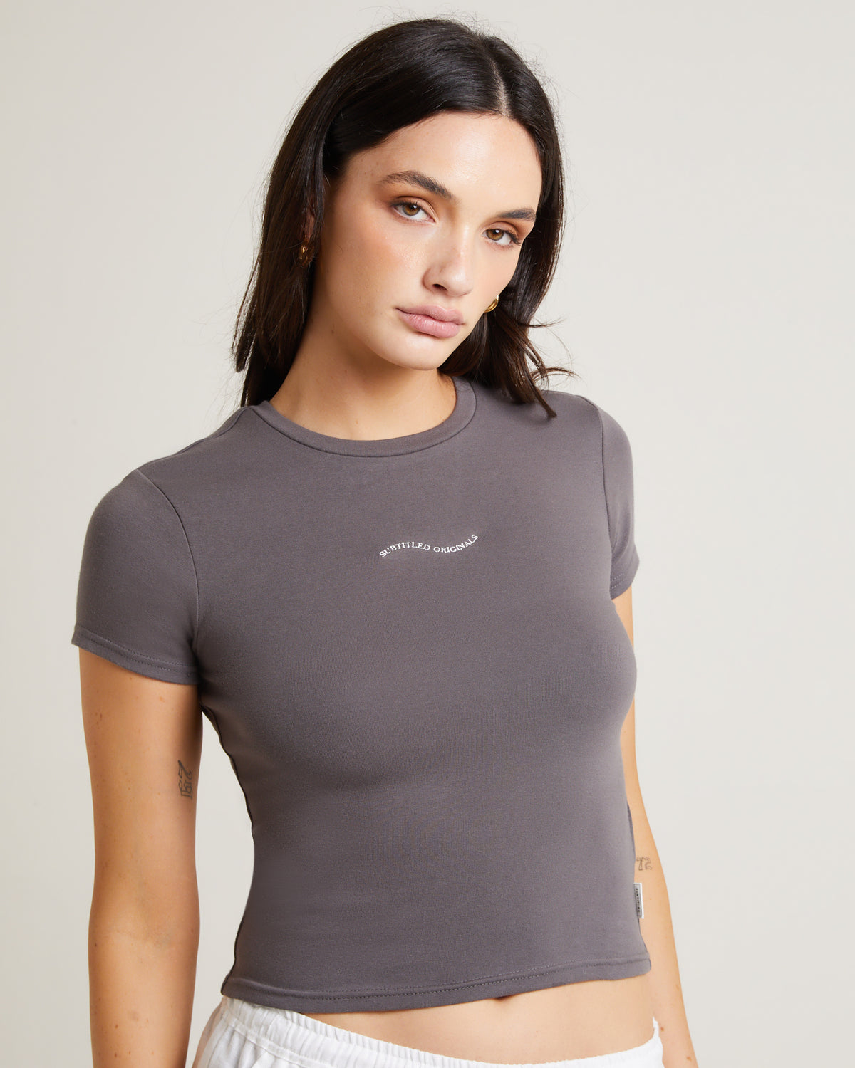 Subtitled Wave Fitted Tee in Slate Grey