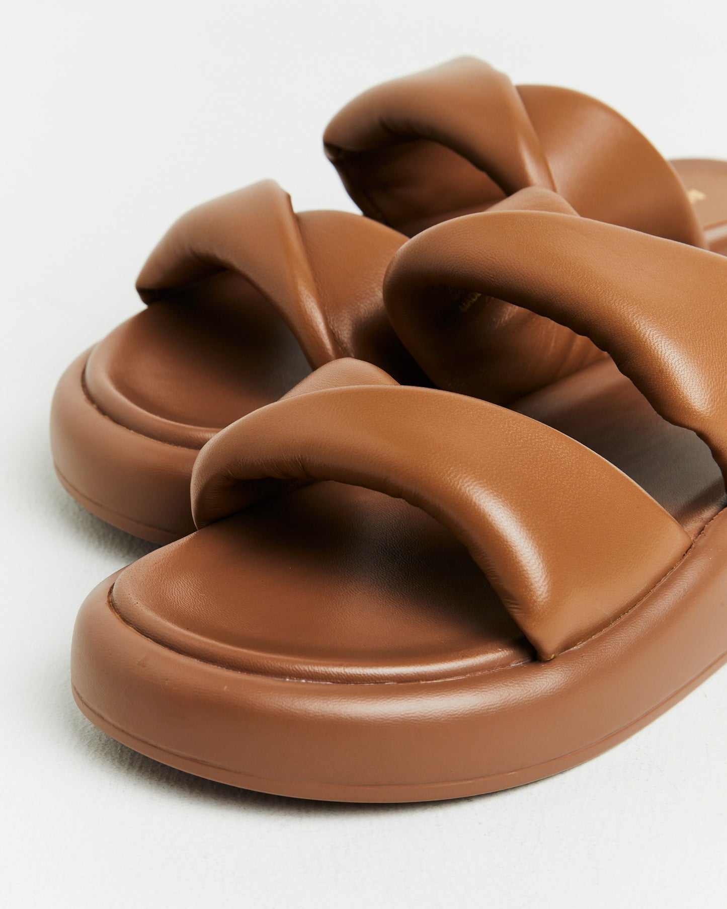 Therese Slides in Tan