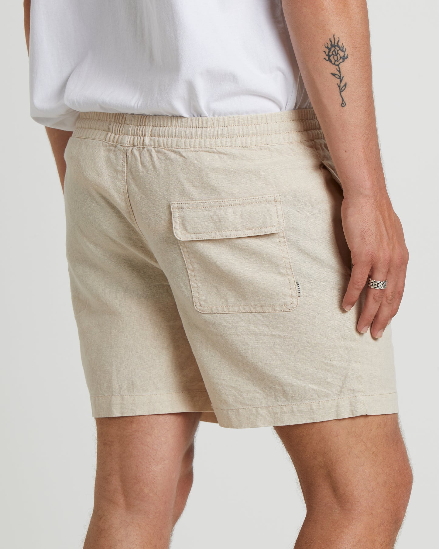 Puglia Linen Shorts in Natural