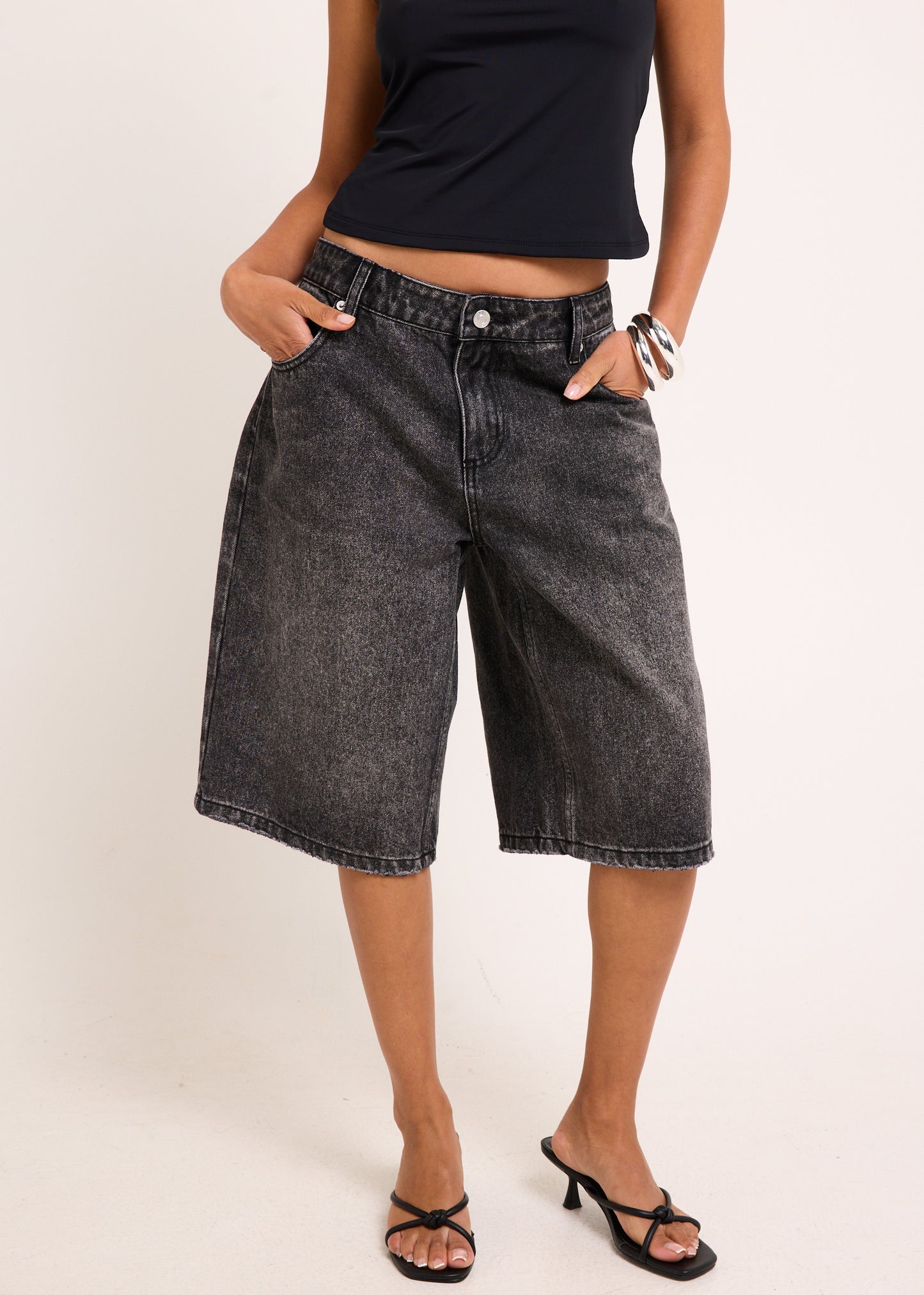 Tae Mega Baggy Denim Jorts