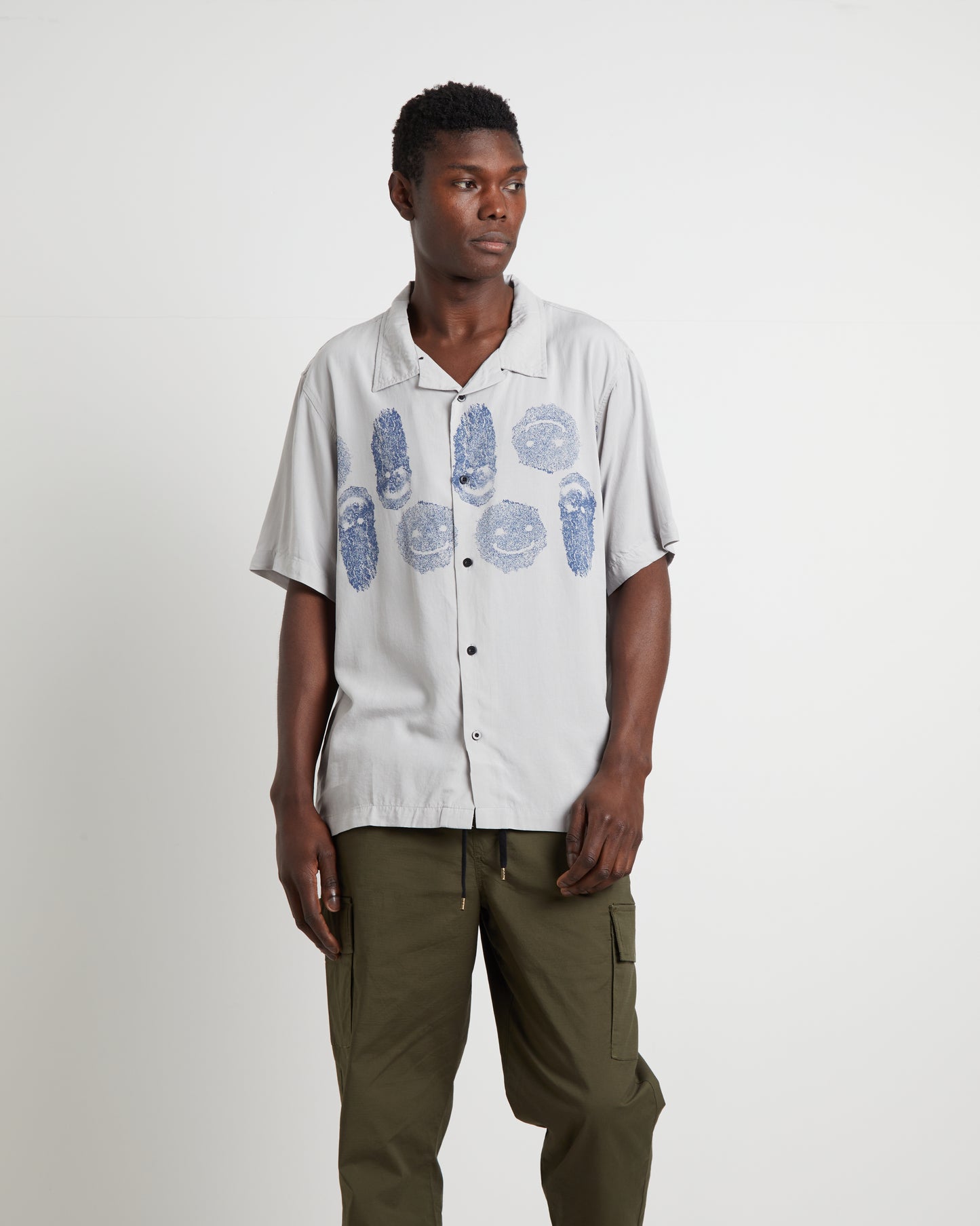 Menace Short Sleeve Shirt in Light Grey