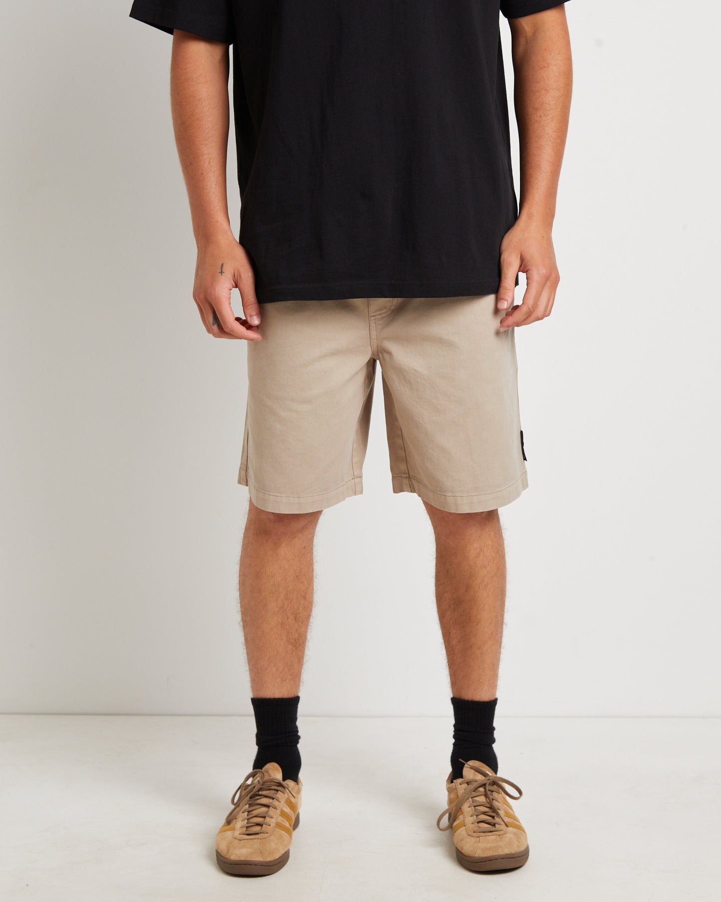 Gunner Hiker Shorts in Sand