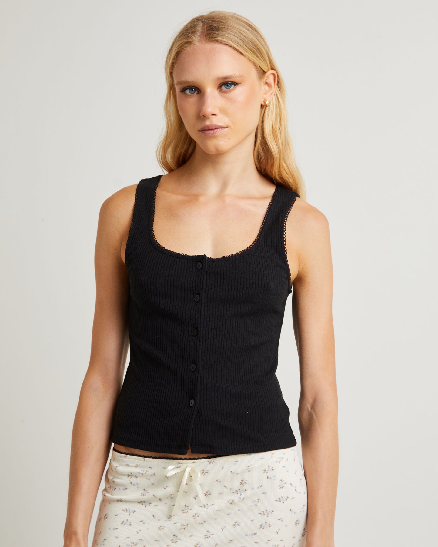 Saski Scallop Trim Vest Top
