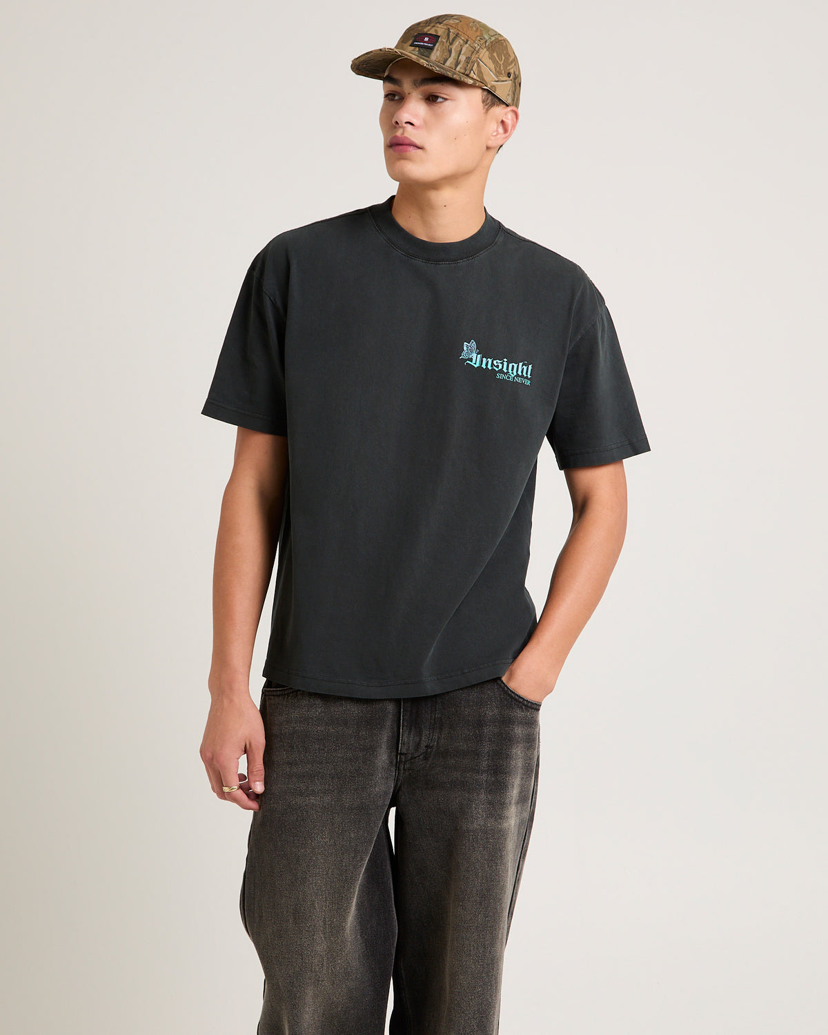 Gardens Cropped T-Shirt VINTAGE BLACK