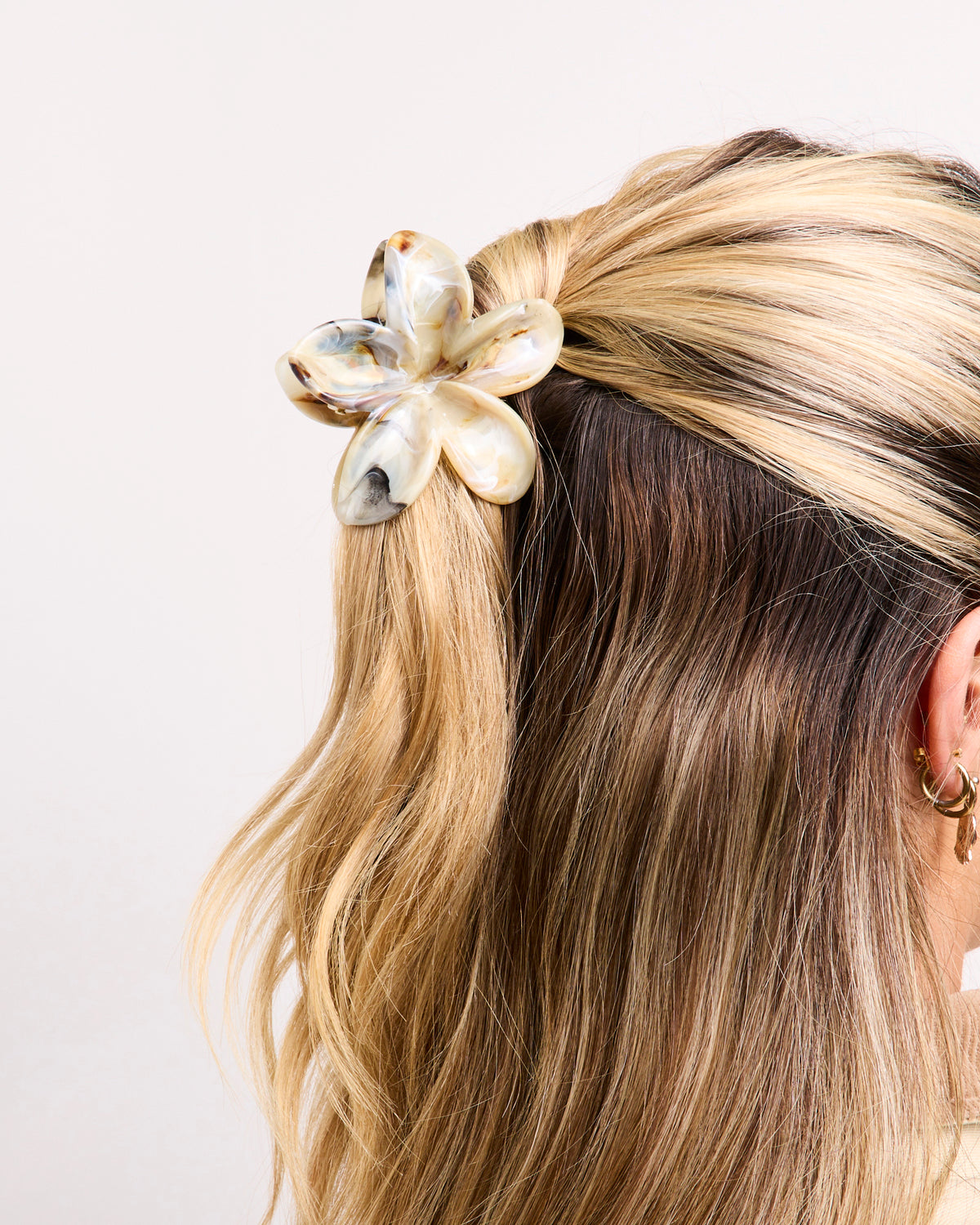 Hibiscus Hair Clip TAN