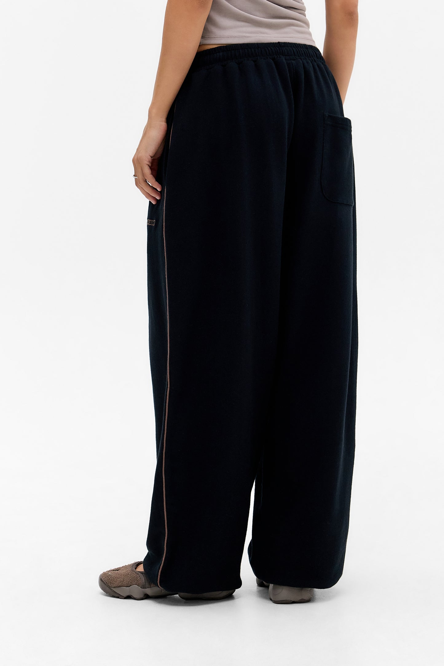 Harri Wide Leg Jogger Pants