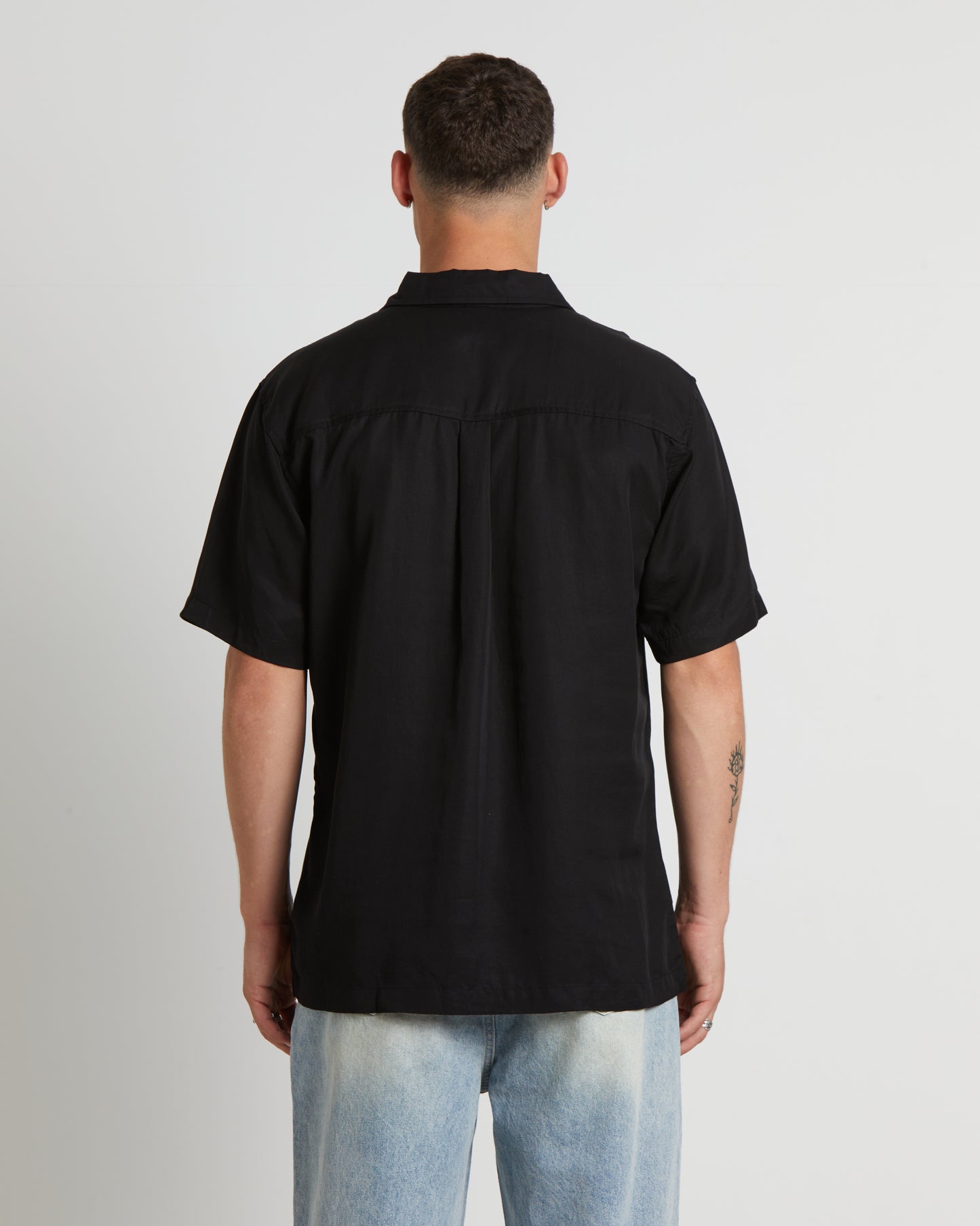 Vivian Lily Short Sleeve Shirt in Black