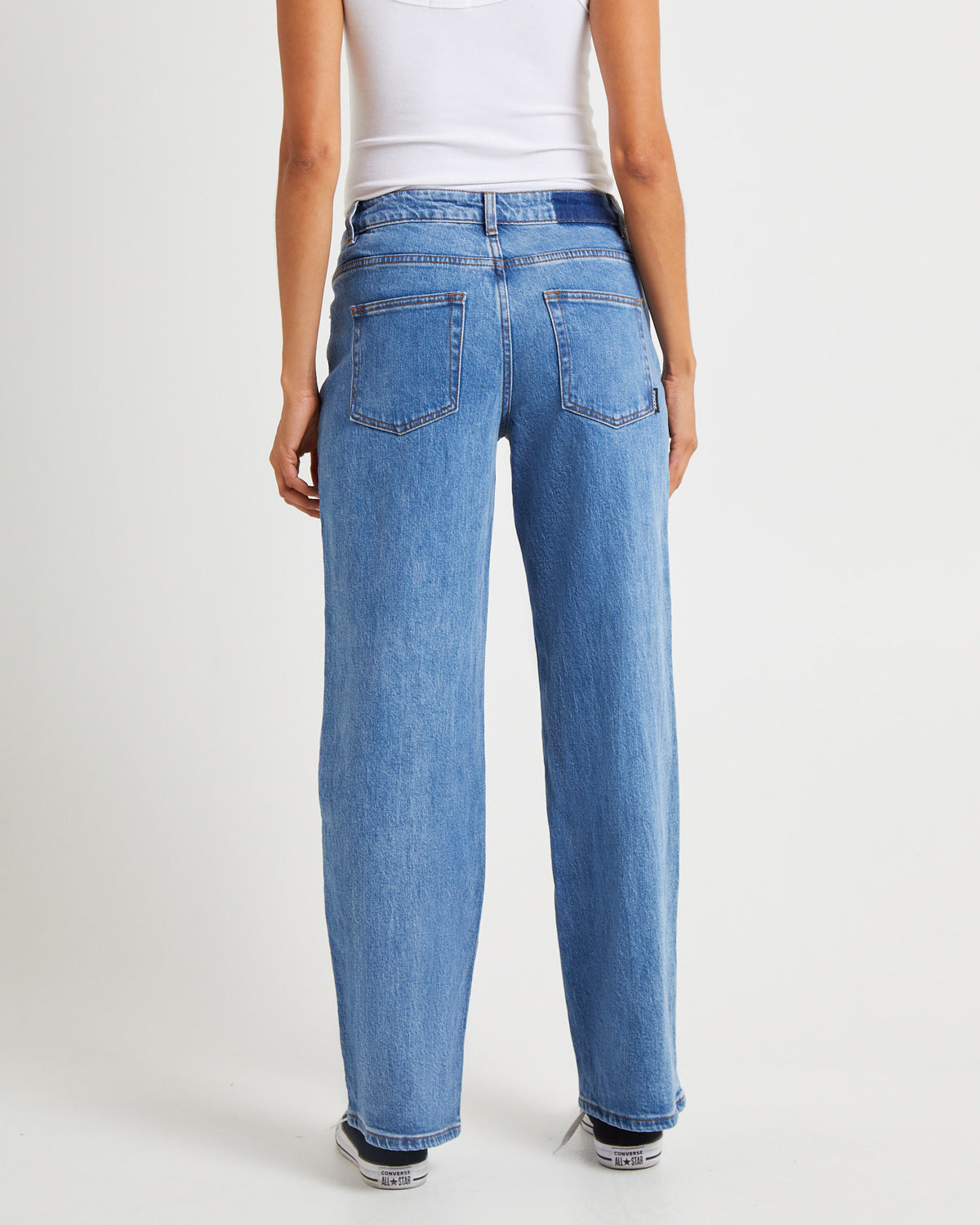 Rena Mid Rise Straight Jeans MID 90'S
