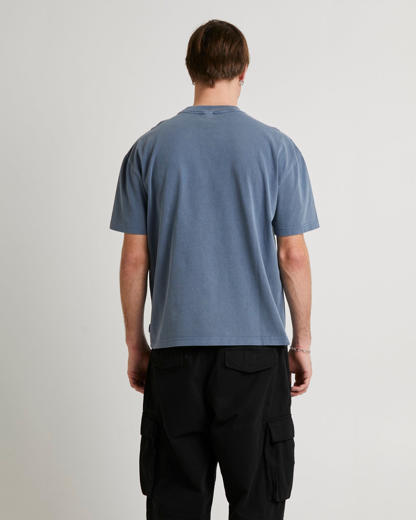 Gaze Cropped T-Shirt
