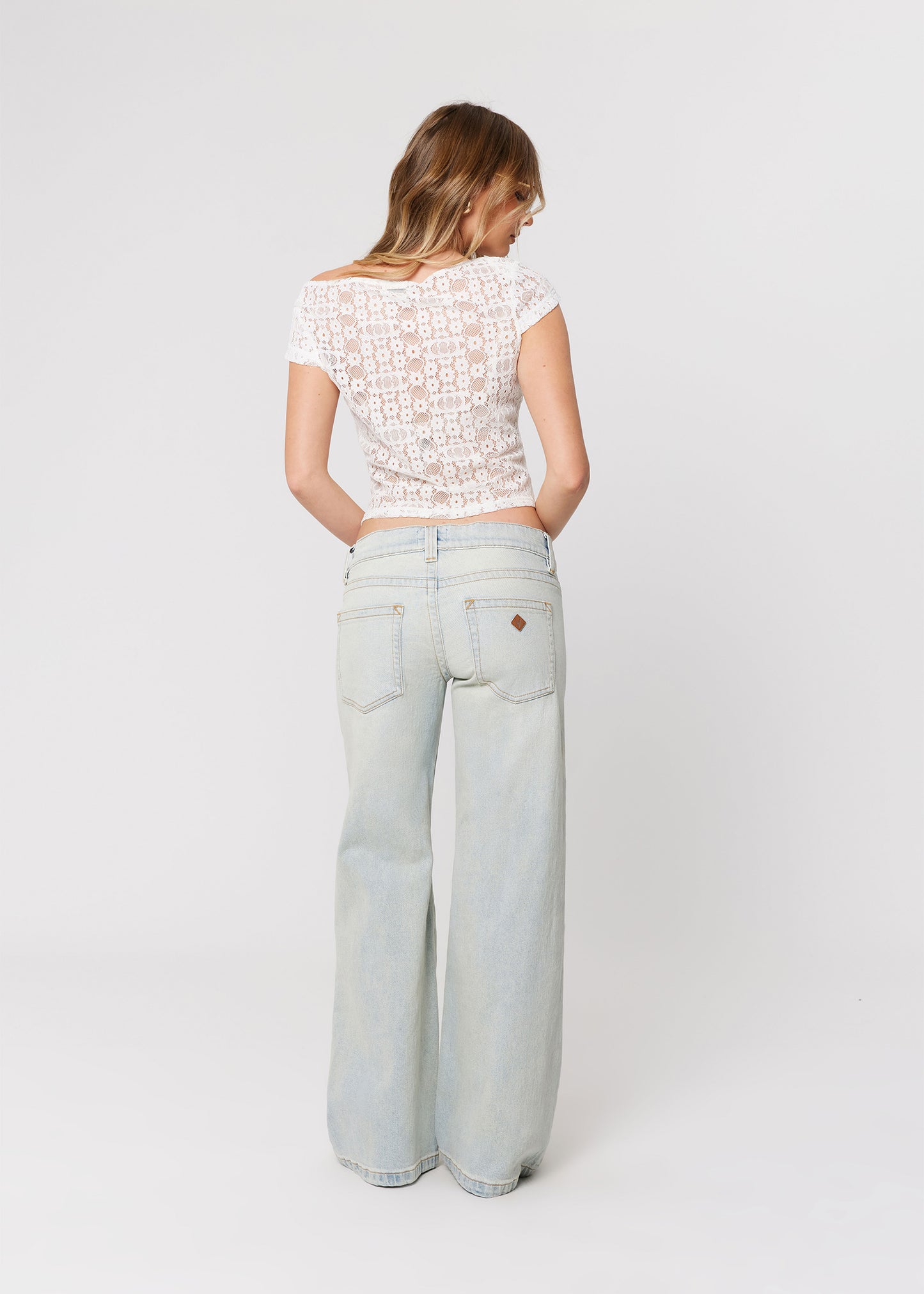00 Super Low Wide Denim Jeans