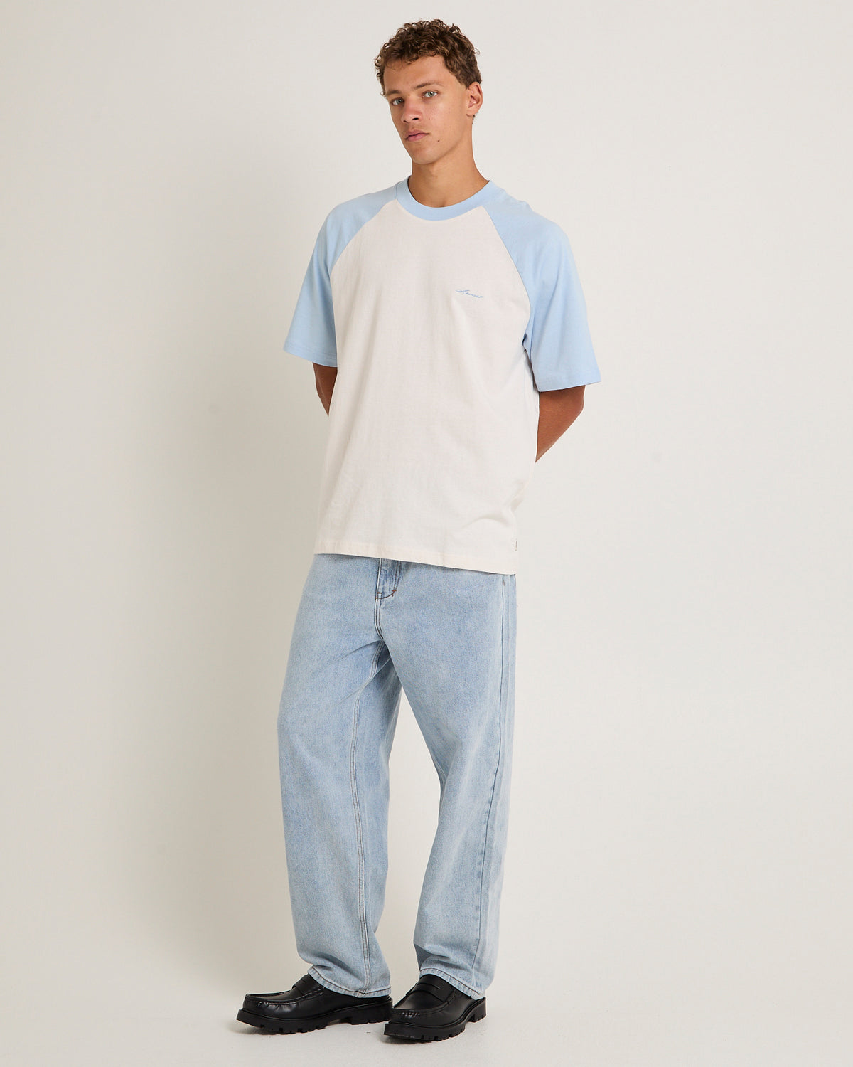Script Raglan T-Shirt POWDER
