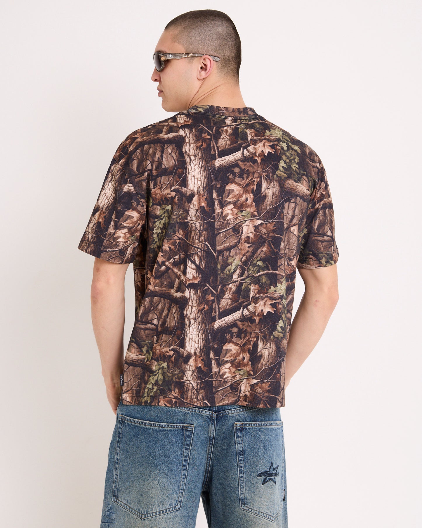 Serving Cropped Camo T-shirt