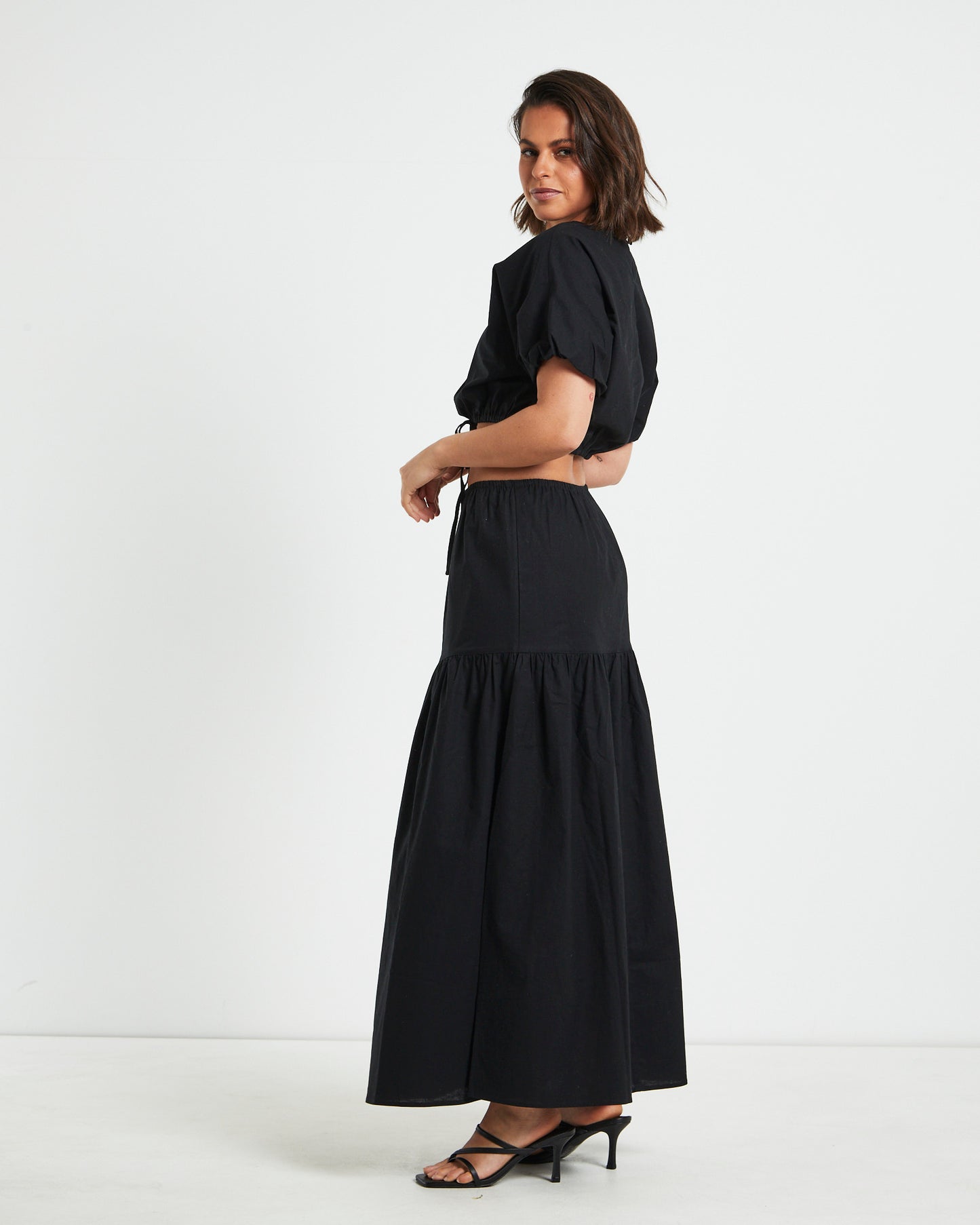Melody Linen Puff Short Sleeve T-Shirt in Black