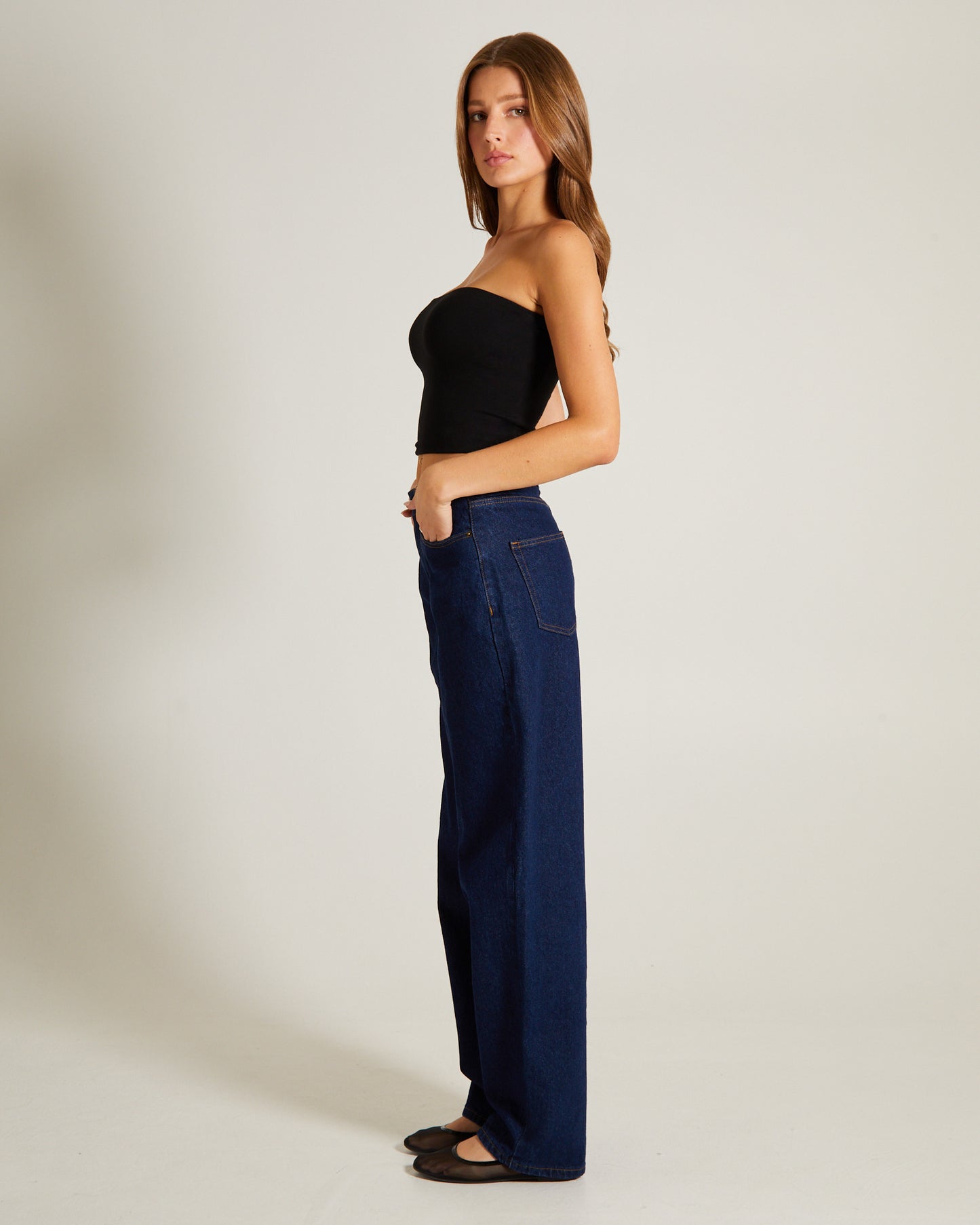 Slinky Strapless Top in Black