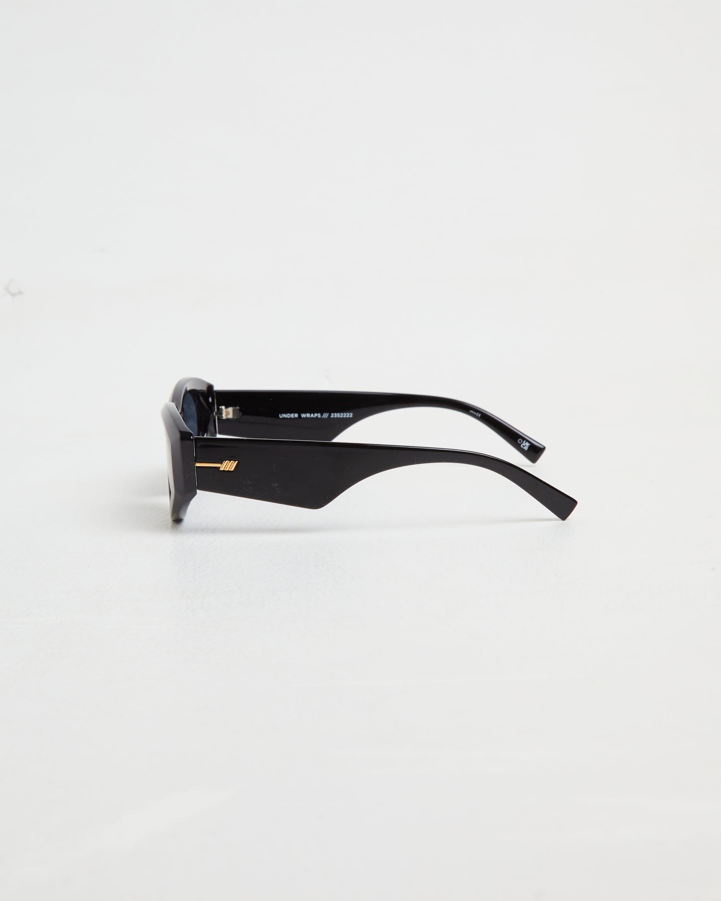 Under Wraps Sunglasses in Black/Smoke Mono