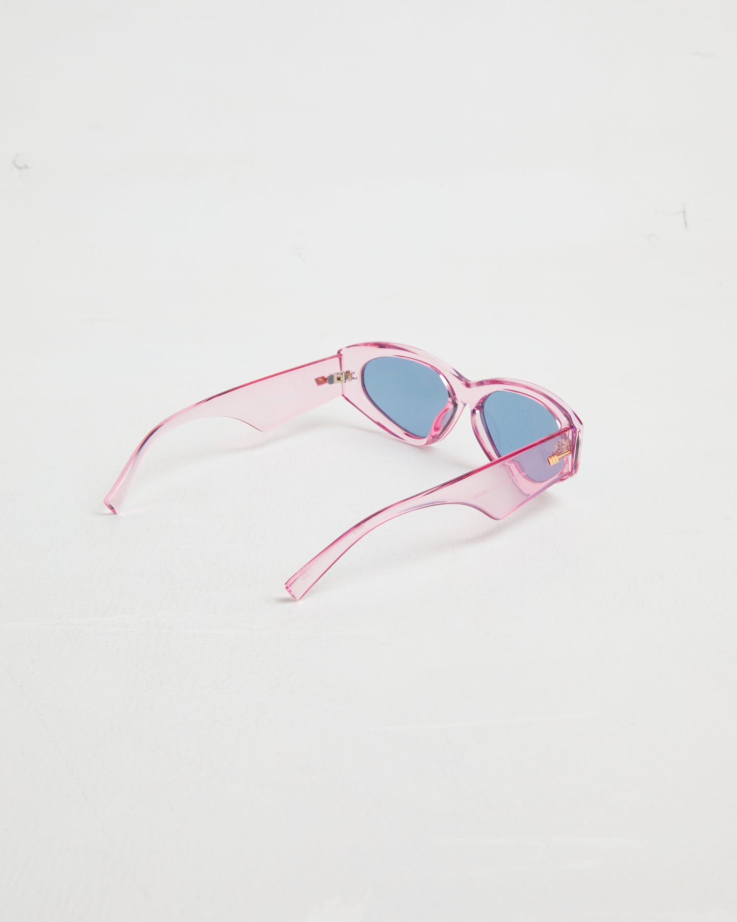 Under Wraps Sunglasses in Pink/Teal Mono
