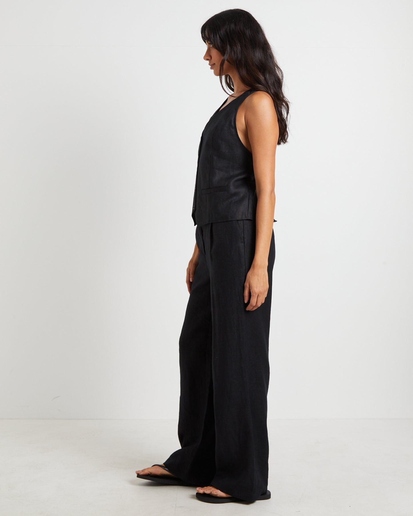 Naomi Linen Halter Vest in Black