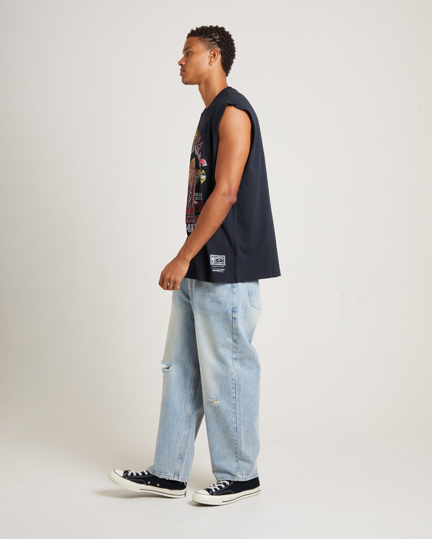 Bulls Muscle Top in Faded Black