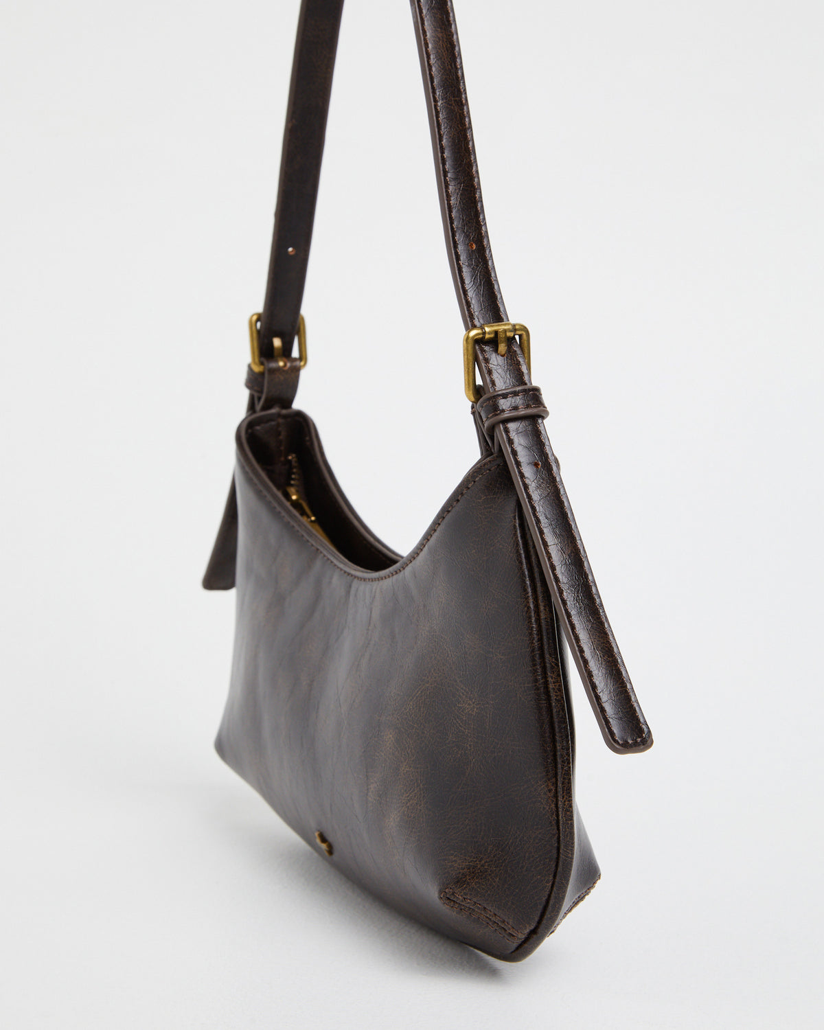 Cari Shoulder Bag Chocolate Distressed CHOCDISPU PJ