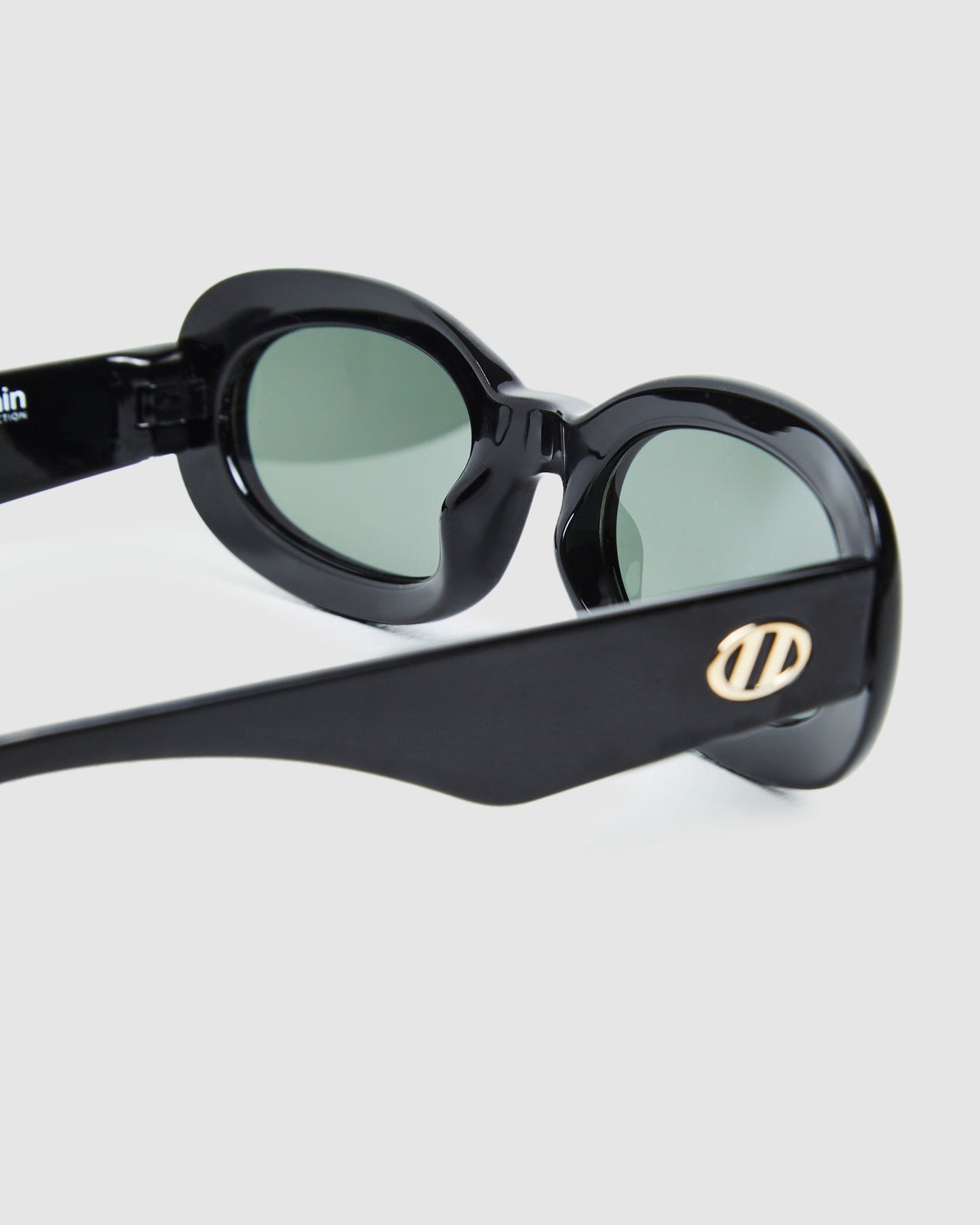 Le Sustain Sunglasses Outta Trash Black/Khaki Mono