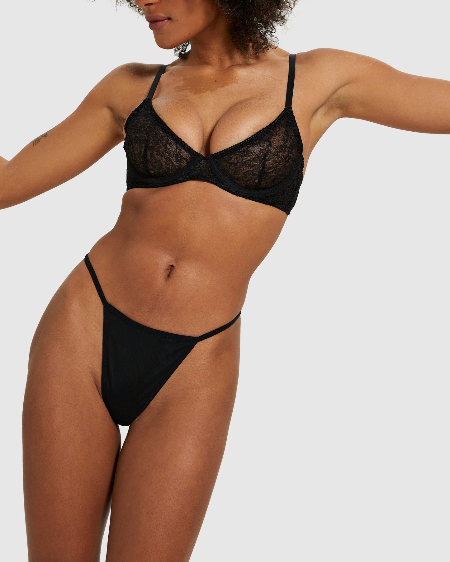 Fleur Mesh Thong Black