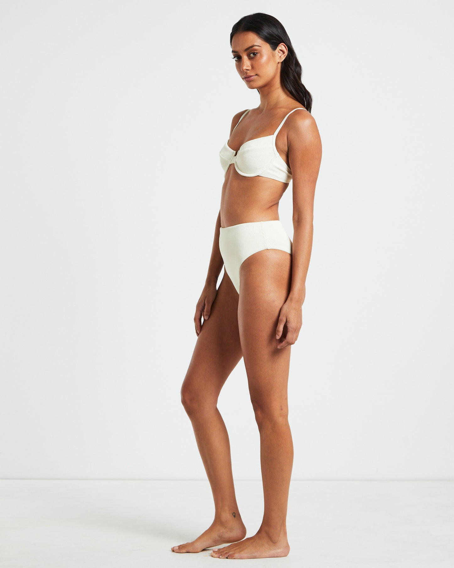 Rib Cut Out Underwire Bikini Top Bikini Top