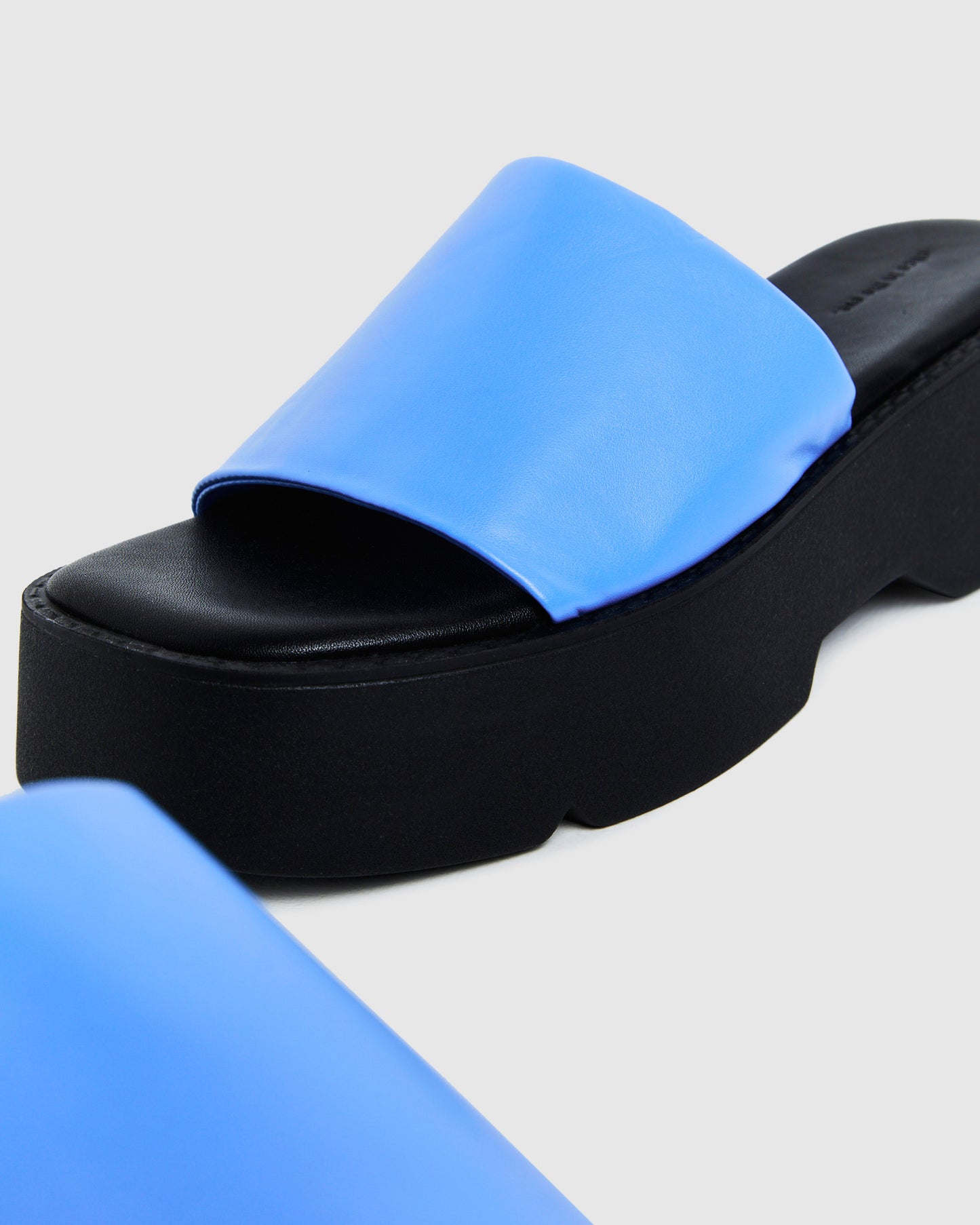 Freya Flatform Slides Azure